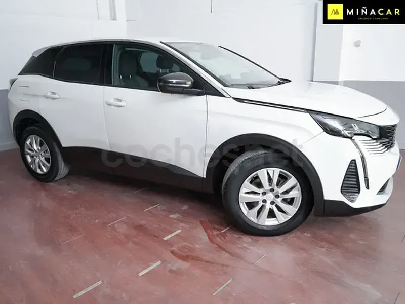 Usado Peugeot 3008 Active 130 CV (95 kW) 2022 Blanco SUV
