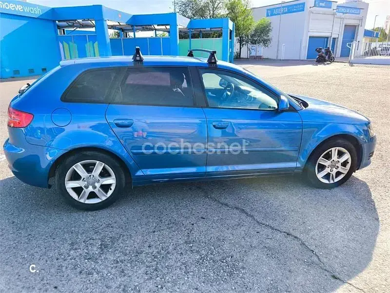 Usado Audi A3 Sportback Ambiente 105 CV (77 kW) 2010 Azul Utilitario