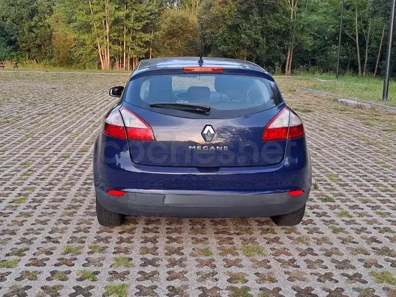Usado Renault Mégane Dynamique 110 CV (80 kW) 2009 Azul Berlina