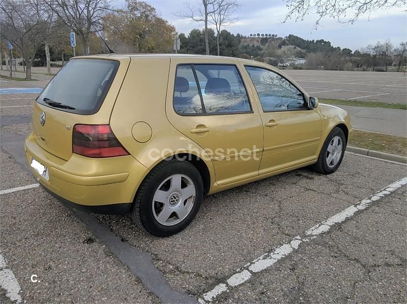 Usado VW Golf III Conceptline 100 CV (73 kW) 1999 Amarillo Berlina