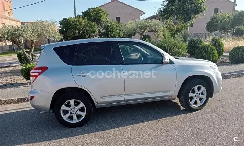 Usado Toyota RAV4 Advance 150 CV (110 kW) 2010 Gris / plata SUV