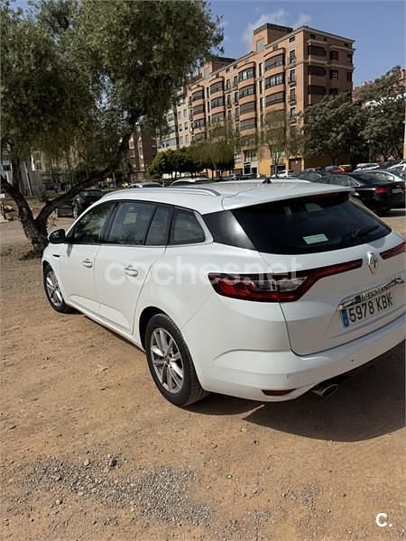 Usado Renault Mégane GrandTour Zen 130 CV (95 kW) 2017 Blanco Familiar
