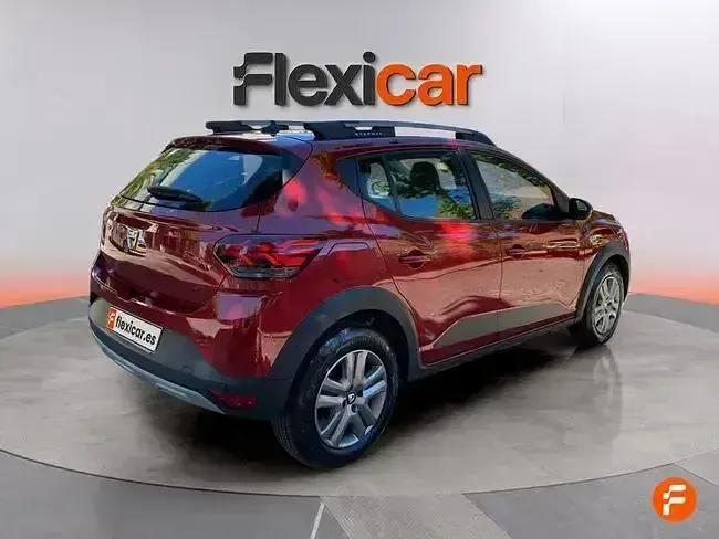 Usado Dacia Sandero Essentiel 91 CV (66 kW) 2021 Rojo Berlina