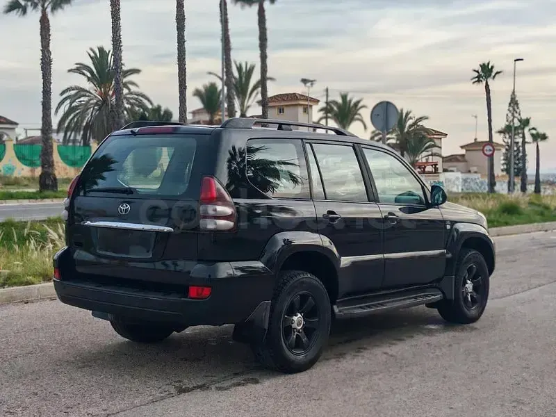 Usado Toyota Land Cruiser 173 CV (127 kW) 2008 Negro SUV
