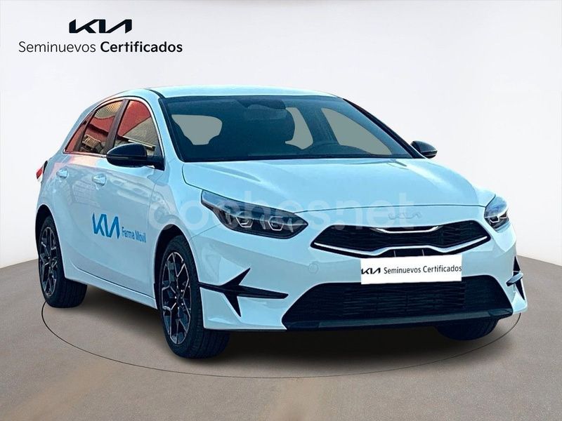 Blanco Usado 2025 Kia Ceed Style Berlina | 21.900 € (Buen precio) - Imagen 1/4