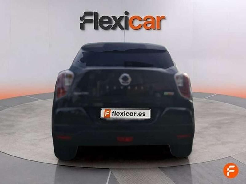Usado Ssangyong (KGM) Tivoli Limited 163 CV (119 kW) 2023 Negro SUV
