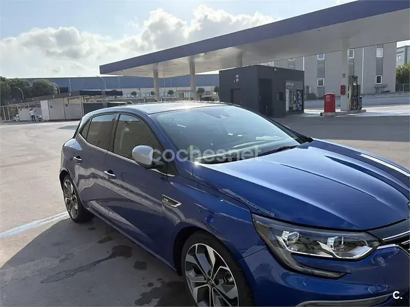 Usado Renault Mégane Bose Edition 160 CV (117 kW) 2018 Azul Berlina