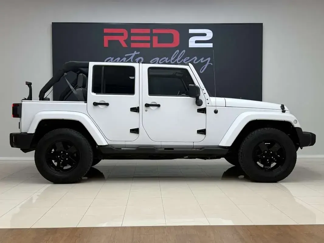 Usado Jeep Wrangler Unlimited Sahara 200 CV (147 kW) 2009 Blanco SUV