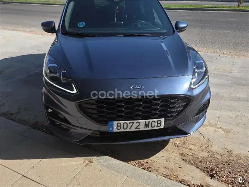 Usado Ford Kuga ST-Line 120 CV (88 kW) 2022 Azul SUV