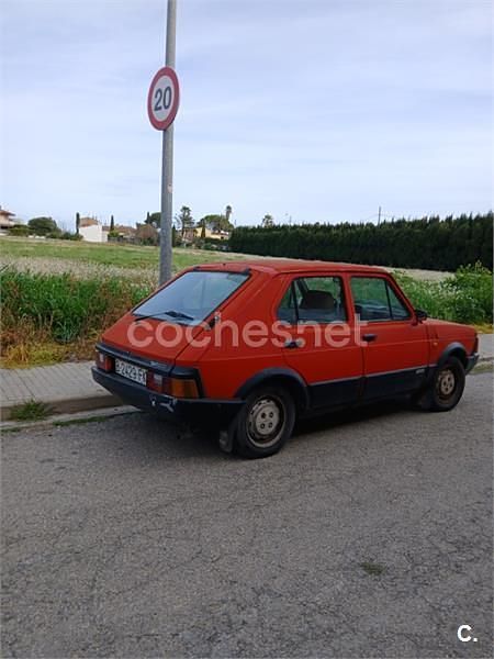 Rojo Usado 1982 Seat Ronda Utilitario | 900 € - Imagen 1/4