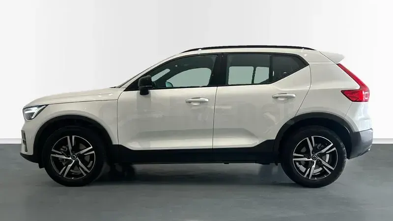 Usado Volvo XC40 Plus 163 CV (119 kW) 2024 Blanco SUV