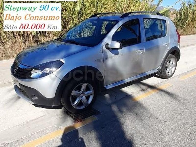 Usado Dacia Sandero Stepway 90 HP (66 kW) 2012 Cinzento Sedan