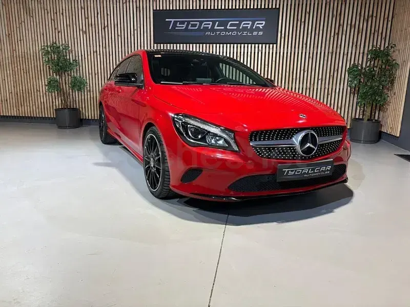 Usado Mercedes CLA200 163 CV (119 kW) 2018 Rojo Berlina