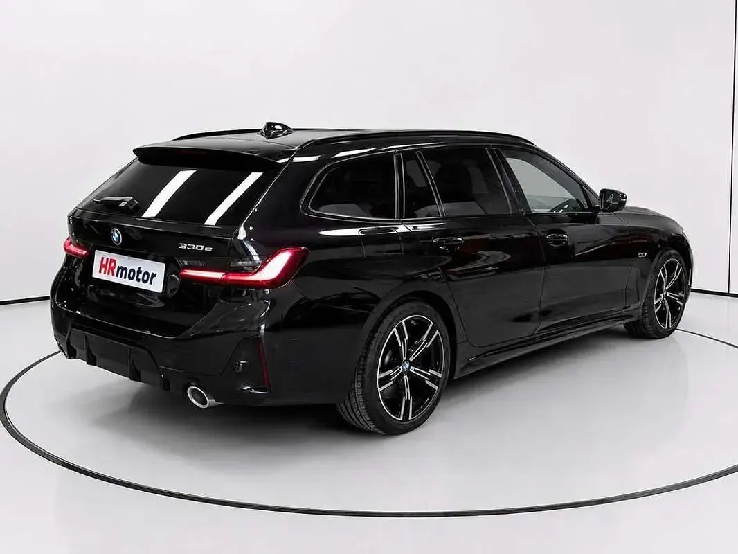 Usado BMW 330e Comfort Edition 292 CV (214 kW) 2022 Negro Familiar