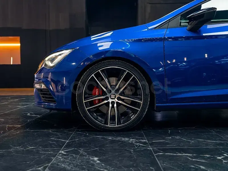 Usado Seat Leon CUPRA 290 CV (213 kW) 2019 Azul Berlina