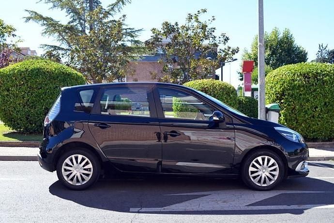 Usado Renault Scénic III Expression 95 CV (69 kW) 2013 Negro Monovolumen