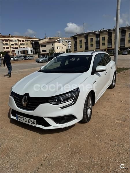 Usado Renault Mégane GrandTour Zen 130 CV (95 kW) 2017 Blanco Familiar