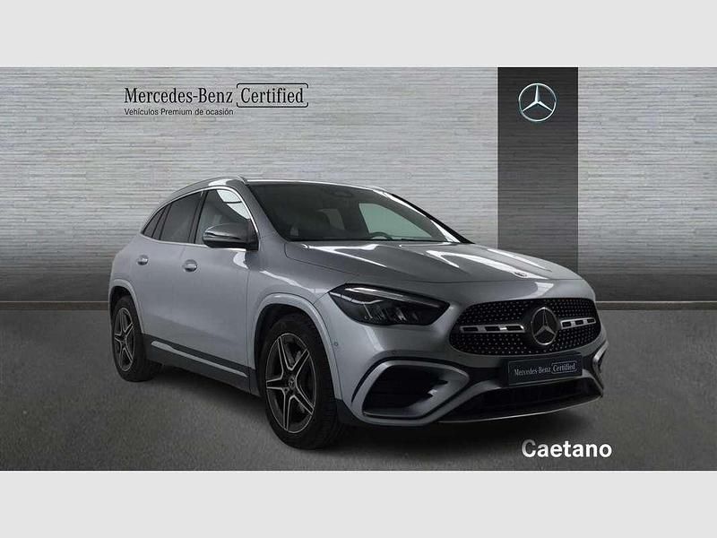 Usado Mercedes GLA200 163 CV (119 kW) 2025 Plateado SUV