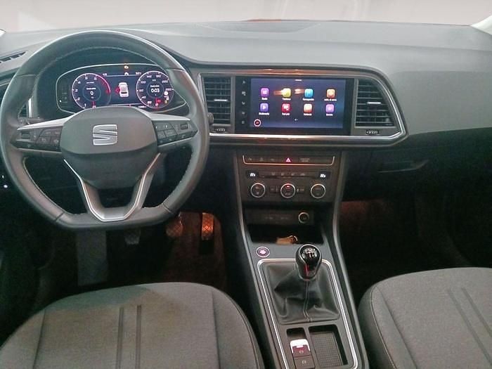 Usado Seat Ateca Style 150 CV (110 kW) 2025 Gris plata SUV