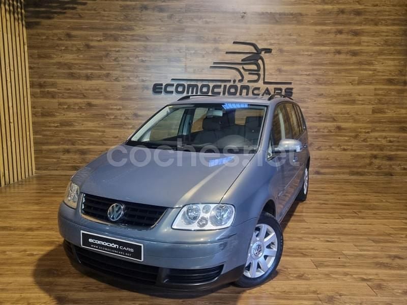 Gris / plata Usado 2004 VW Touran Trendline Monovolumen | 4990 € (Precio justo) - Imagen 1/4