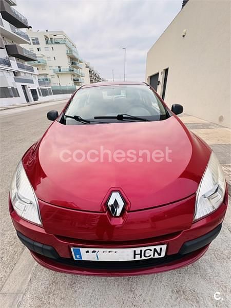 Granate Usado 2011 Renault Mégane III Berlina | 4000 € (Buen precio) - Imagen 1/4