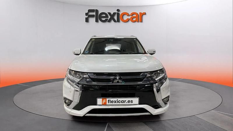 Usado Mitsubishi Outlander P-HEV 203 CV (149 kW) 2017 Blanco SUV