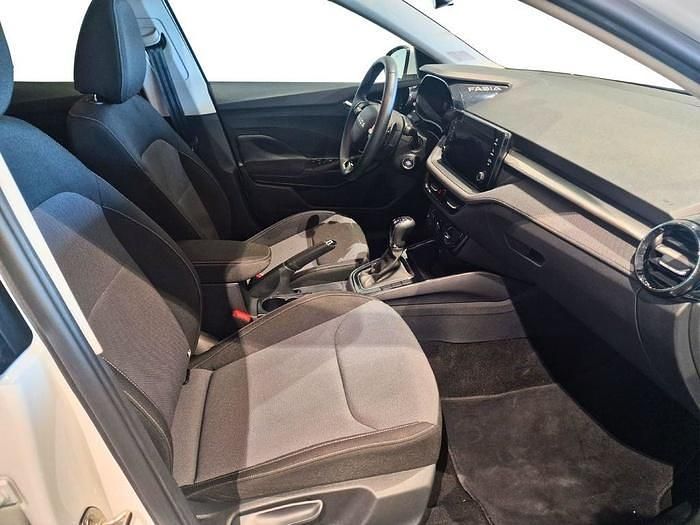 Usado Skoda Fabia Selection 115 CV (84 kW) 2025 Blanco Utilitario