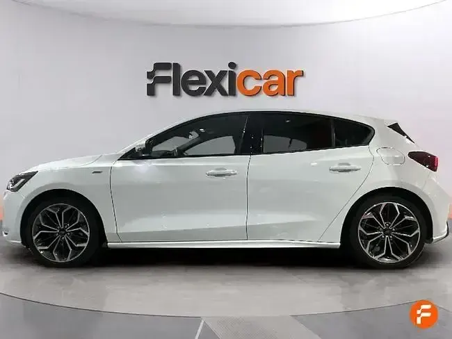 Usado Ford Focus ST-Line 125 CV (91 kW) 2023 Blanco