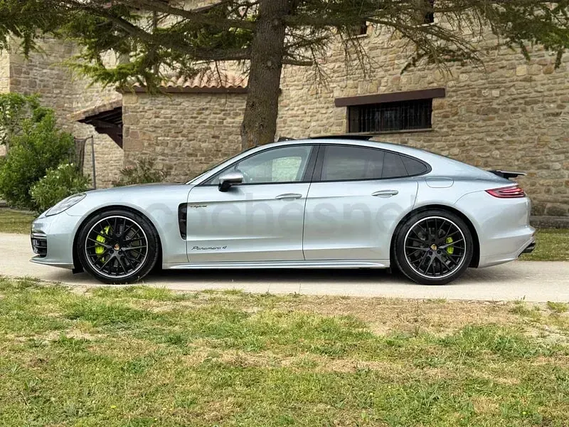 Usado Porsche Panamera 4 Edition 462 CV (339 kW) 2020 Gris / plata Berlina