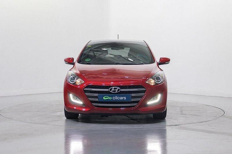 Usado Hyundai i30 Style 136 CV (100 kW) 2016 Rojo Berlina