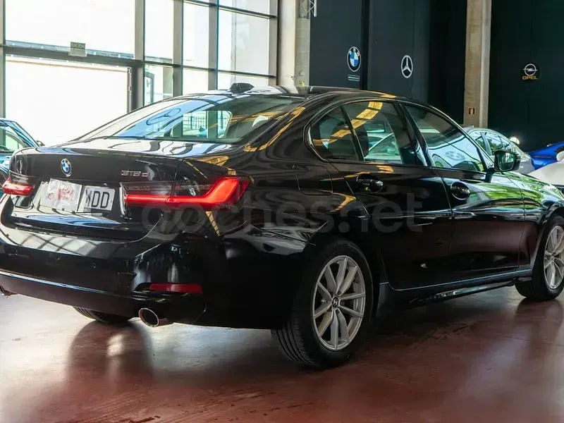 Usado BMW 318 Shadowline 150 CV (110 kW) 2023 Negro Berlina