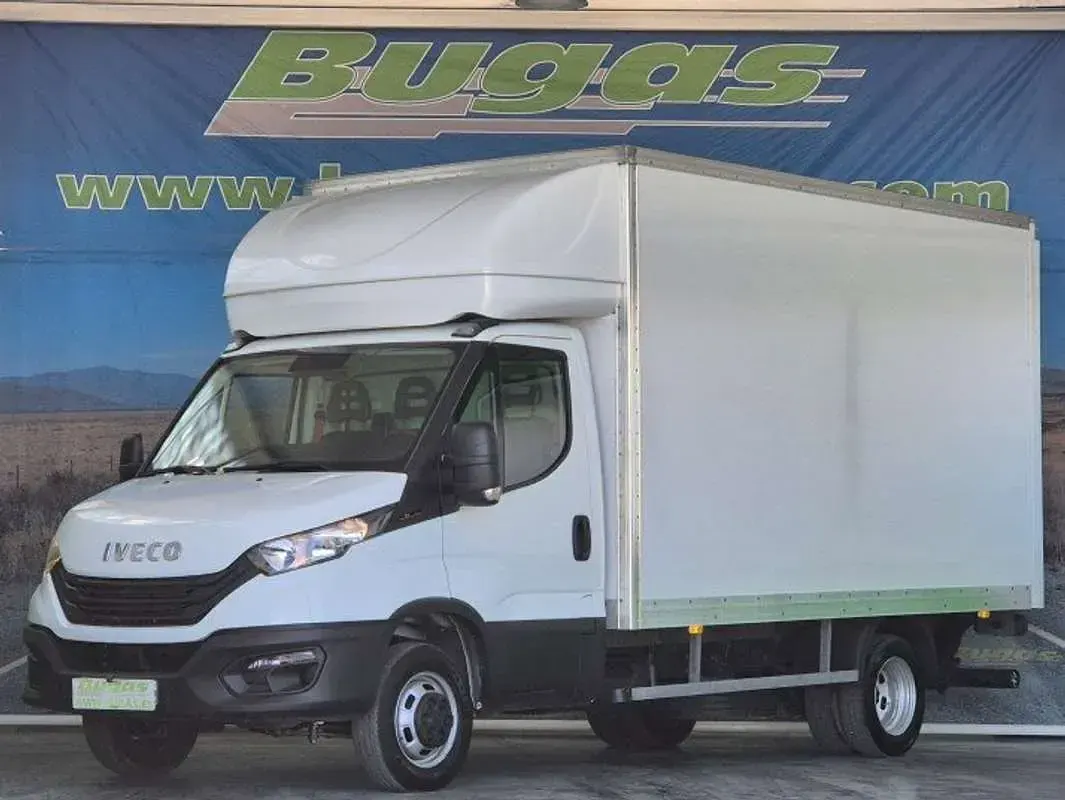 Usado Iveco Daily 160 CV (117 kW) 2022 Blanco Van
