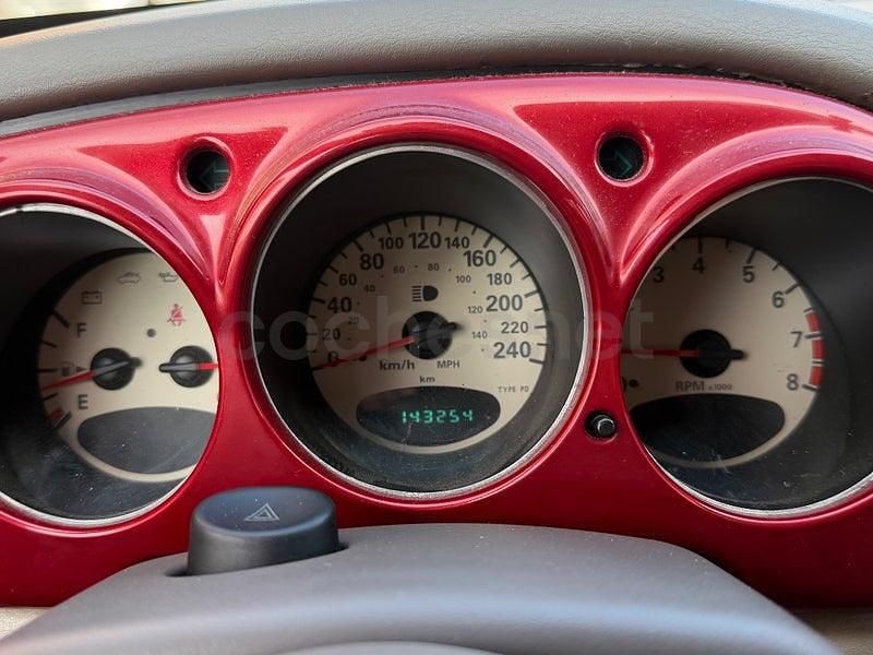Usado Chrysler PT Cruiser Clasic 115 CV (84 kW) 2005 Granate Monovolumen