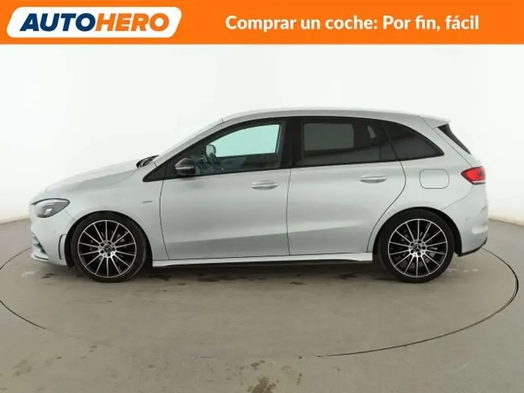 Usado Mercedes B200 AMG line 150 CV (110 kW) 2021 Plateado Utilitario