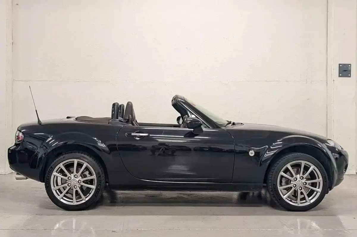 Usado Mazda MX5 Active 126 CV (92 kW) 2008 Negro Descapotable