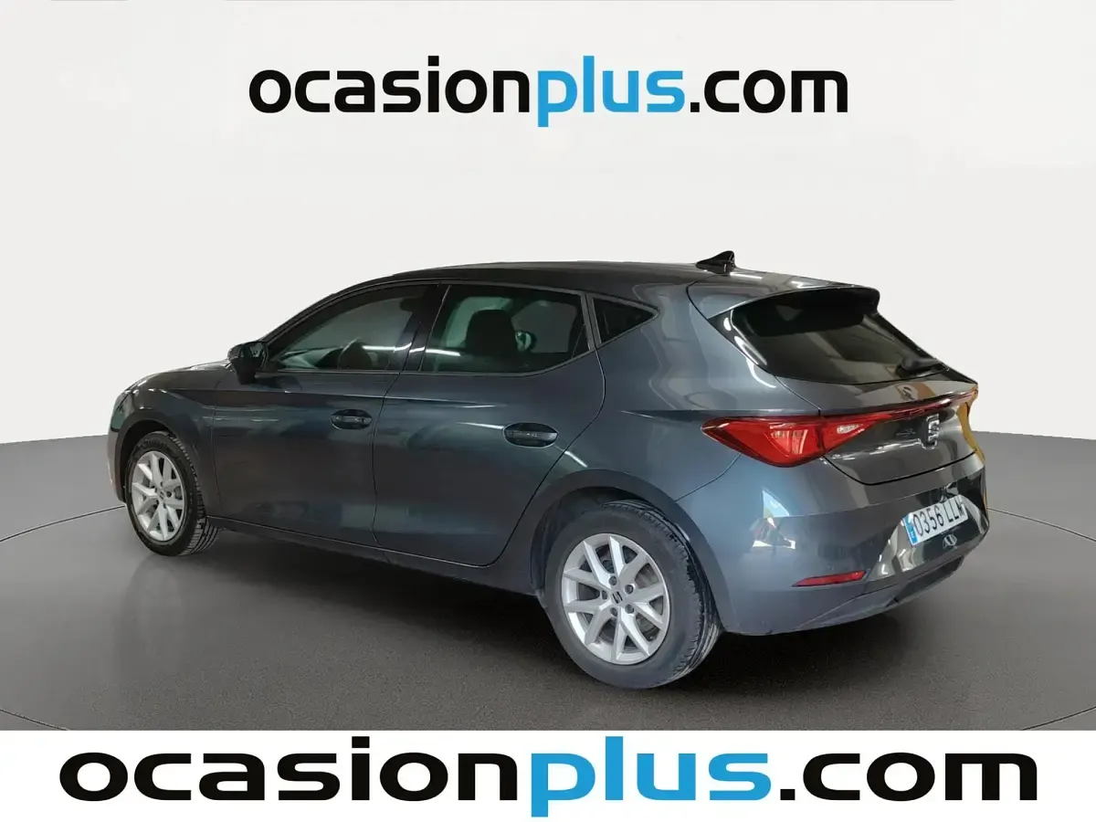 Usado Seat Leon Style 110 CV (80 kW) 2020 Gris Utilitario