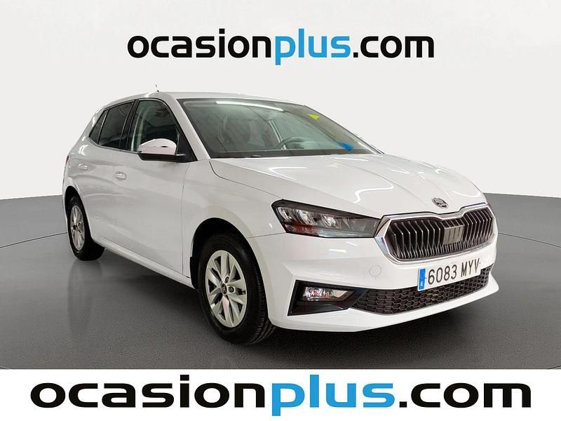 Usado Skoda Fabia Selection 95 CV (69 kW) 2025 Blanco Utilitario