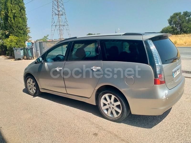 Usado Mitsubishi Grandis Invite 136 CV (100 kW) 2007 Beige Monovolumen
