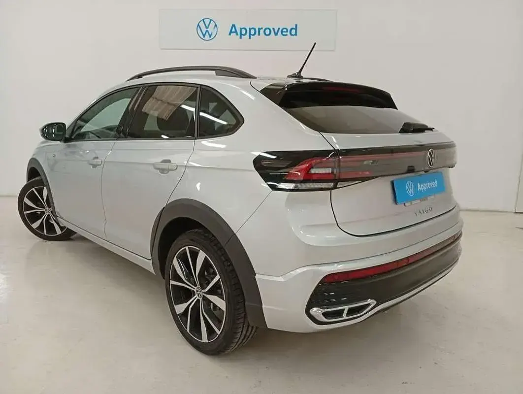 Usado VW Taigo R-line 116 CV (85 kW) 2025 Plateado SUV