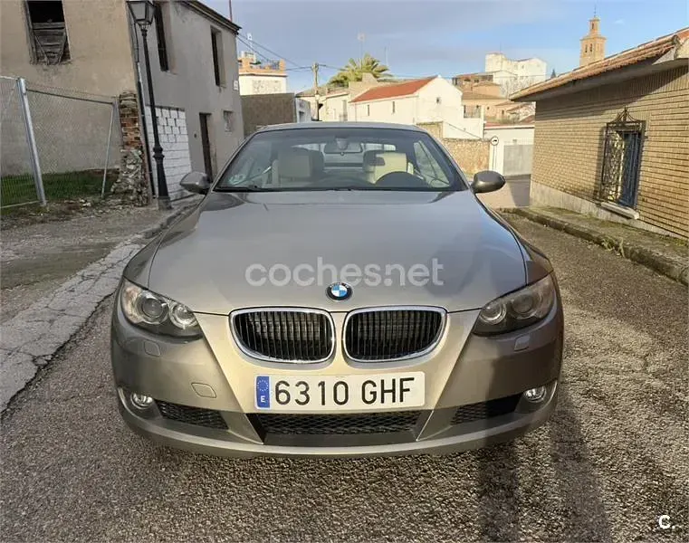 Usado BMW 320 Cabriolet 170 CV (125 kW) 2008 Beige Descapotable