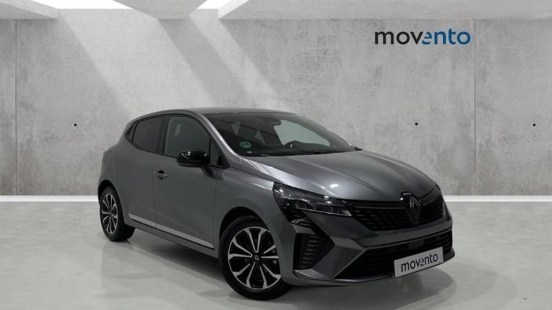Usado Renault Clio V Techno 90 CV (66 kW) 2025 Gris / plata Berlina