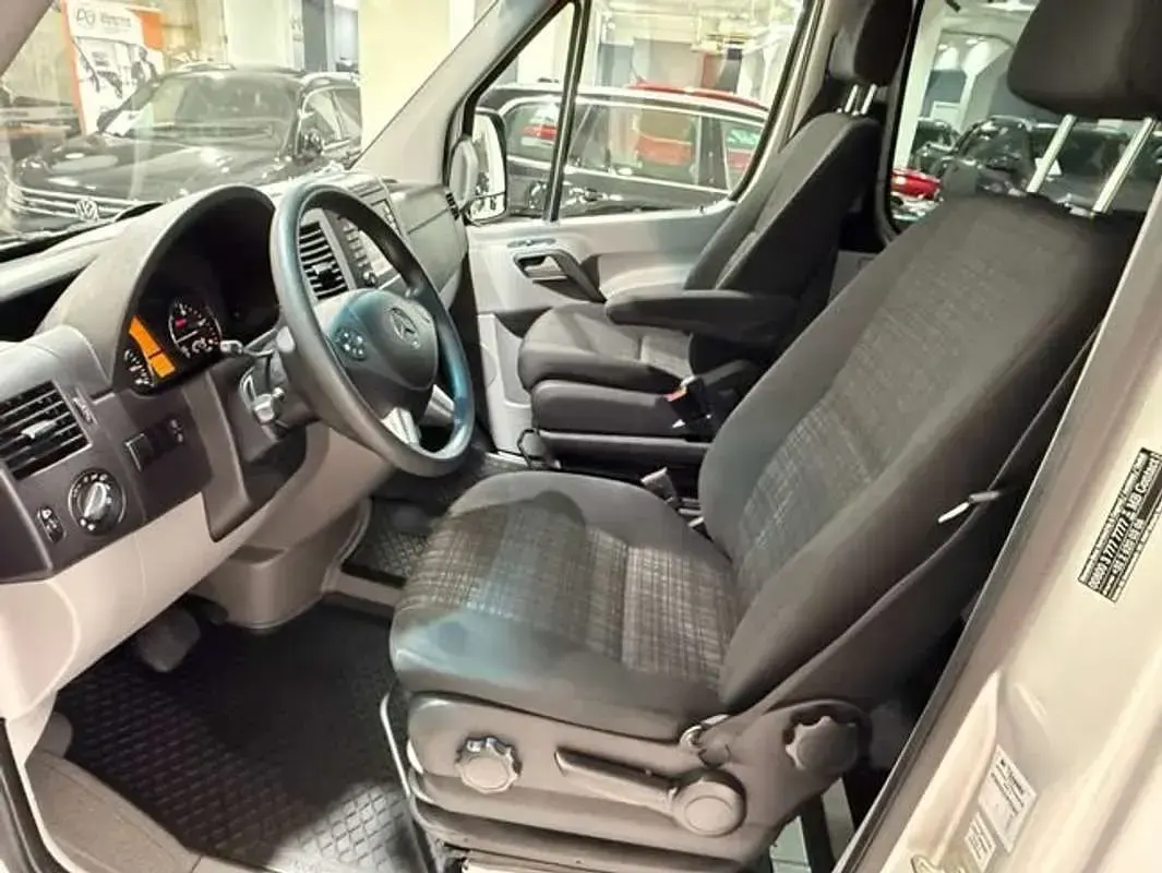 Usado Mercedes Sprinter 190 CV (139 kW) 2018 Plateado Van