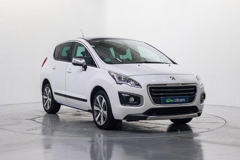 Usado Peugeot 3008 Allure 130 CV (95 kW) 2015 Blanco Berlina