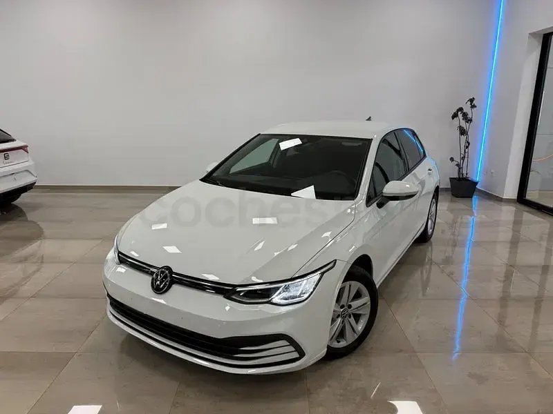 Usado VW Golf VIII Life 110 CV (80 kW) 2023 Blanco Berlina