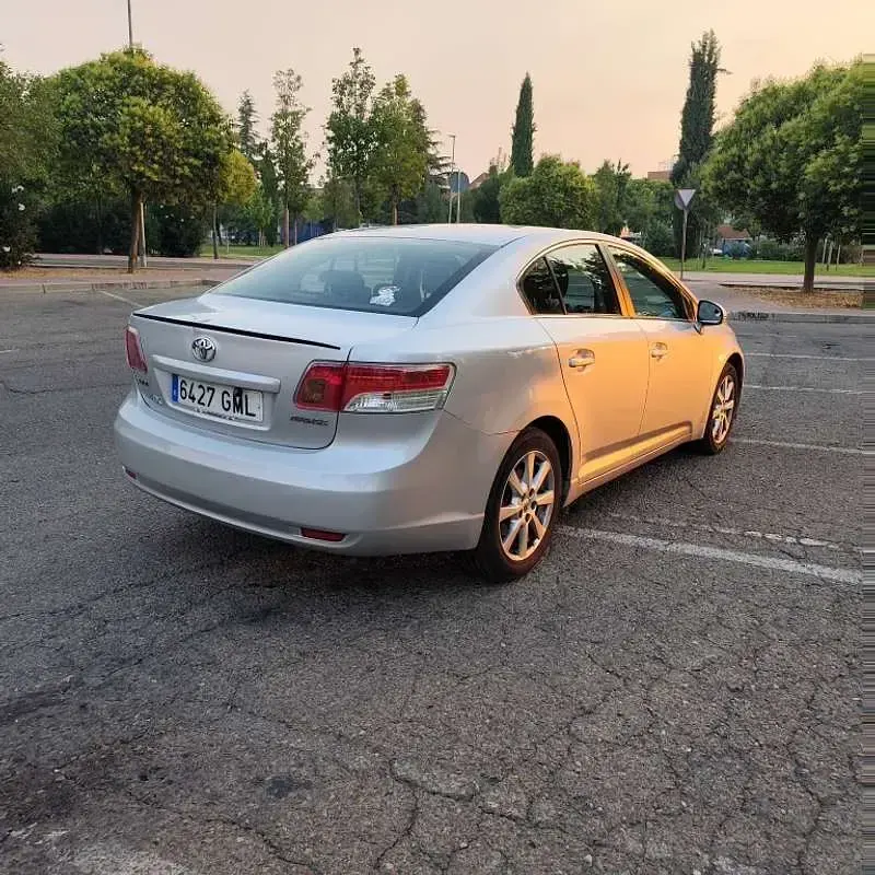 Usado Toyota Avensis Executive 126 CV (92 kW) 2009 Gris Berlina