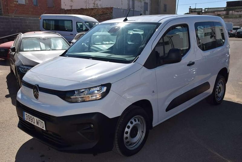 Usado Citroën Berlingo 102 CV (75 kW) 2024 Blanco Monovolumen