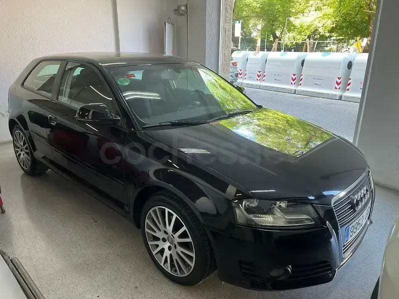 Usado Audi A3 Ambiente 125 CV (91 kW) 2009 Negro Utilitario