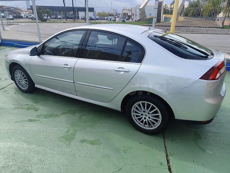 Usado Renault Laguna III 110 CV (80 kW) 2011 Gris / plata Berlina