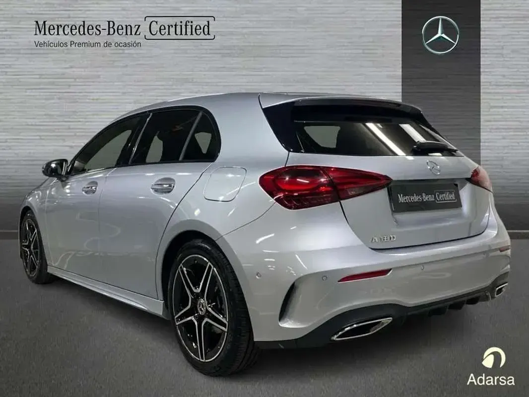 Usado Mercedes A180 AMG line 136 CV (100 kW) 2025 Utilitario