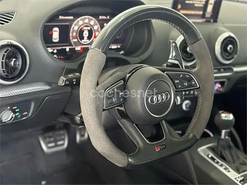 Usado Audi RS3 Performance 400 CV (294 kW) 2017 Gris / plata Berlina